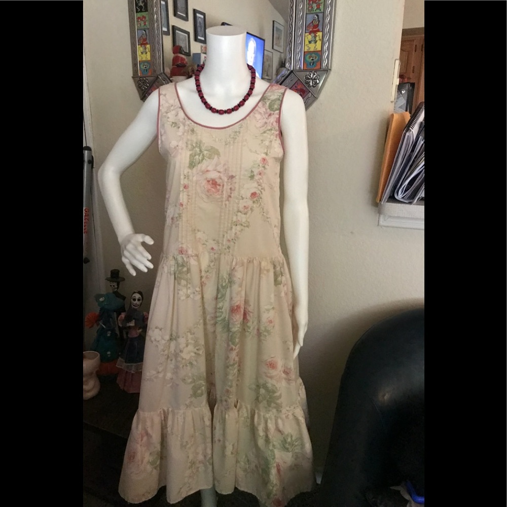 Vintage handmade ruffled dress light summer floral